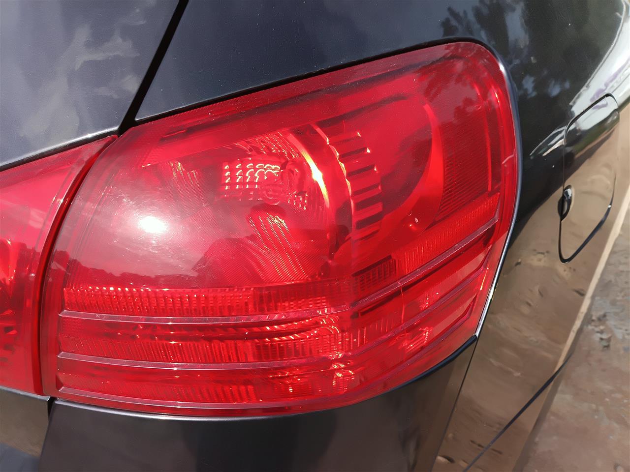 2008 thru 2015 Nissan Rogue Passenger Side Right Tail Light Lamp Assembly quarter panel mounted R