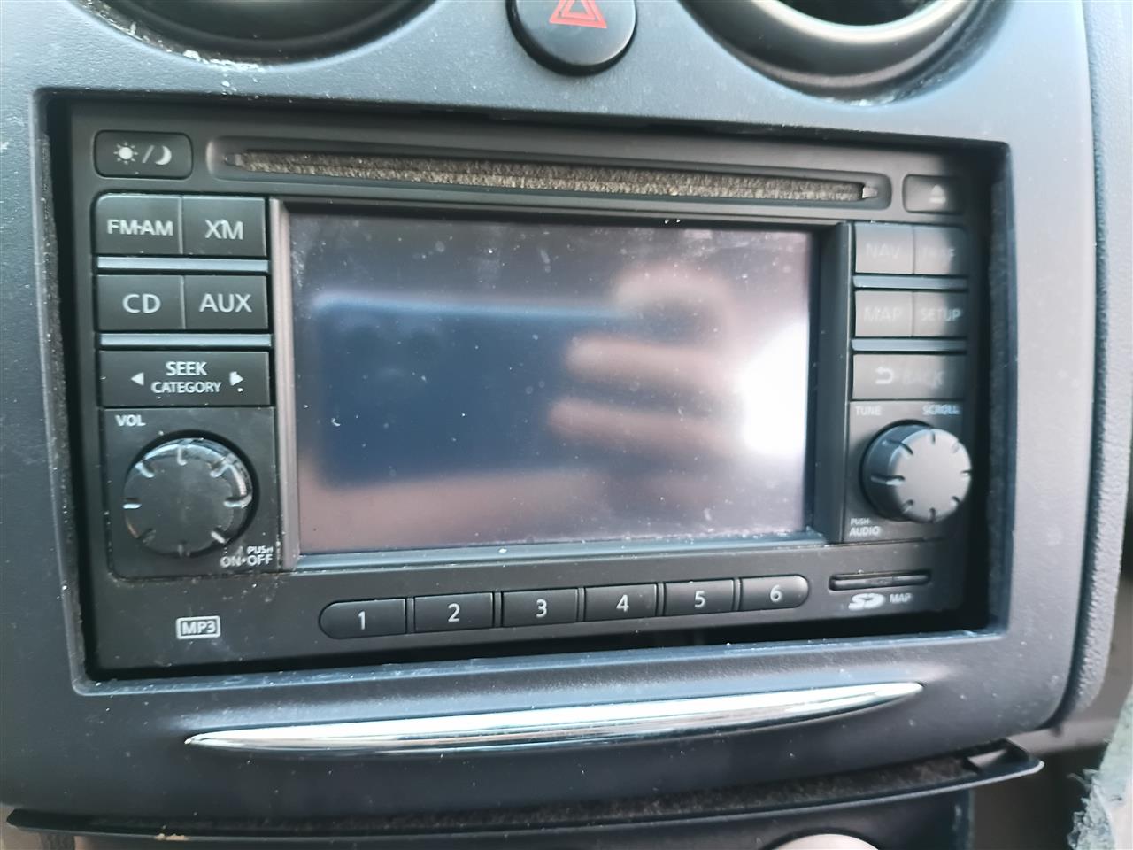 2011 2012 Nissan Rogue Radio Stereo Audio Head Unit receiver AM FM CD single disc SV 4.3 color screen