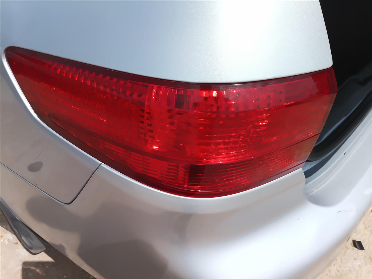 2003 2004 2005 Honda Accord Driver Side Left Tail Light Lamp Assembly Sdn quarter panel mounted L