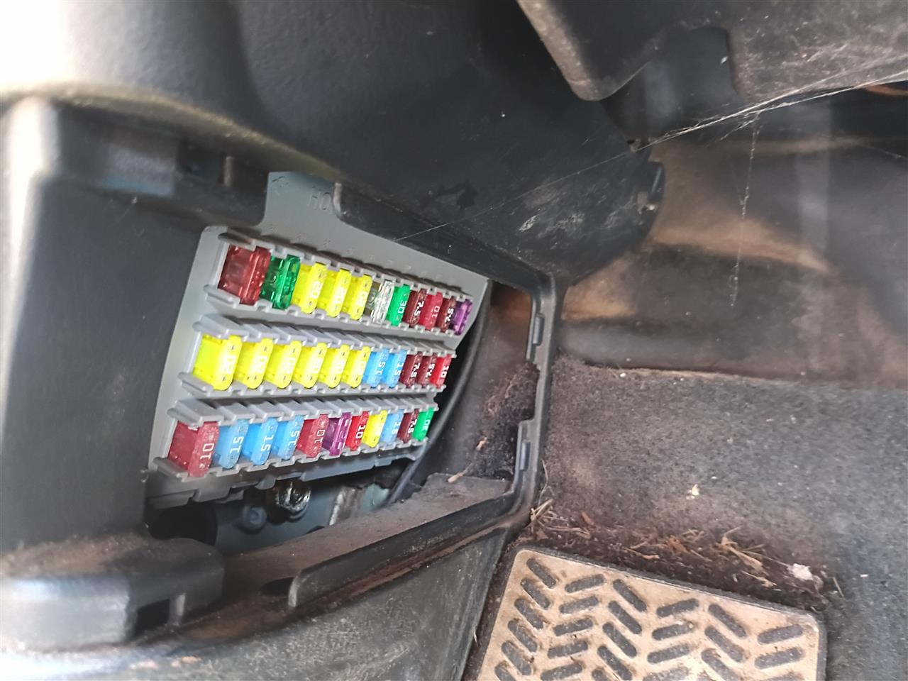 2005 Honda Accord Cabin Interior Fuse Box Relay Panel