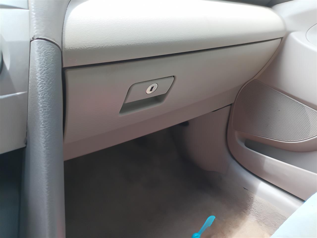 2007 Toyota Glove Box Compartment