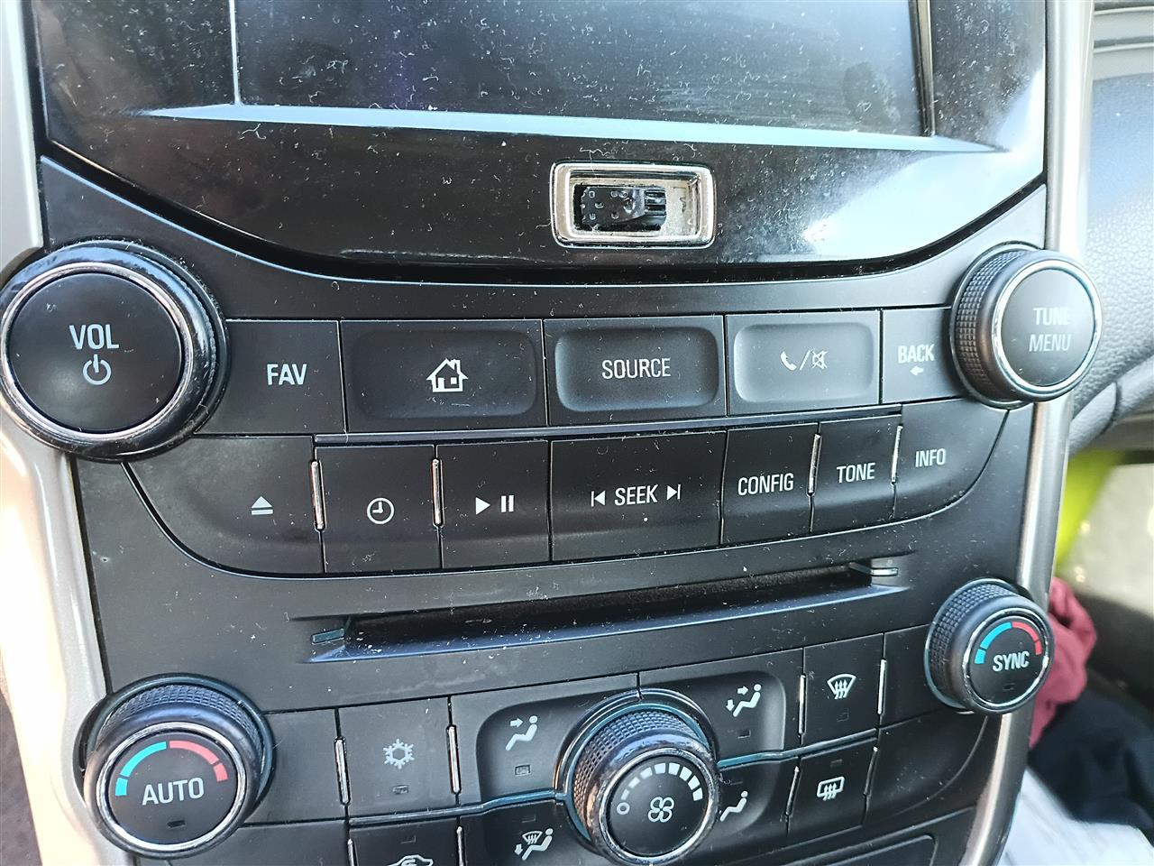 2014 2015 2016 Chevrolet Malibu, Chevrolet Caprice, Chevrolet Volt Radio Stereo Audio Head Unit receiver