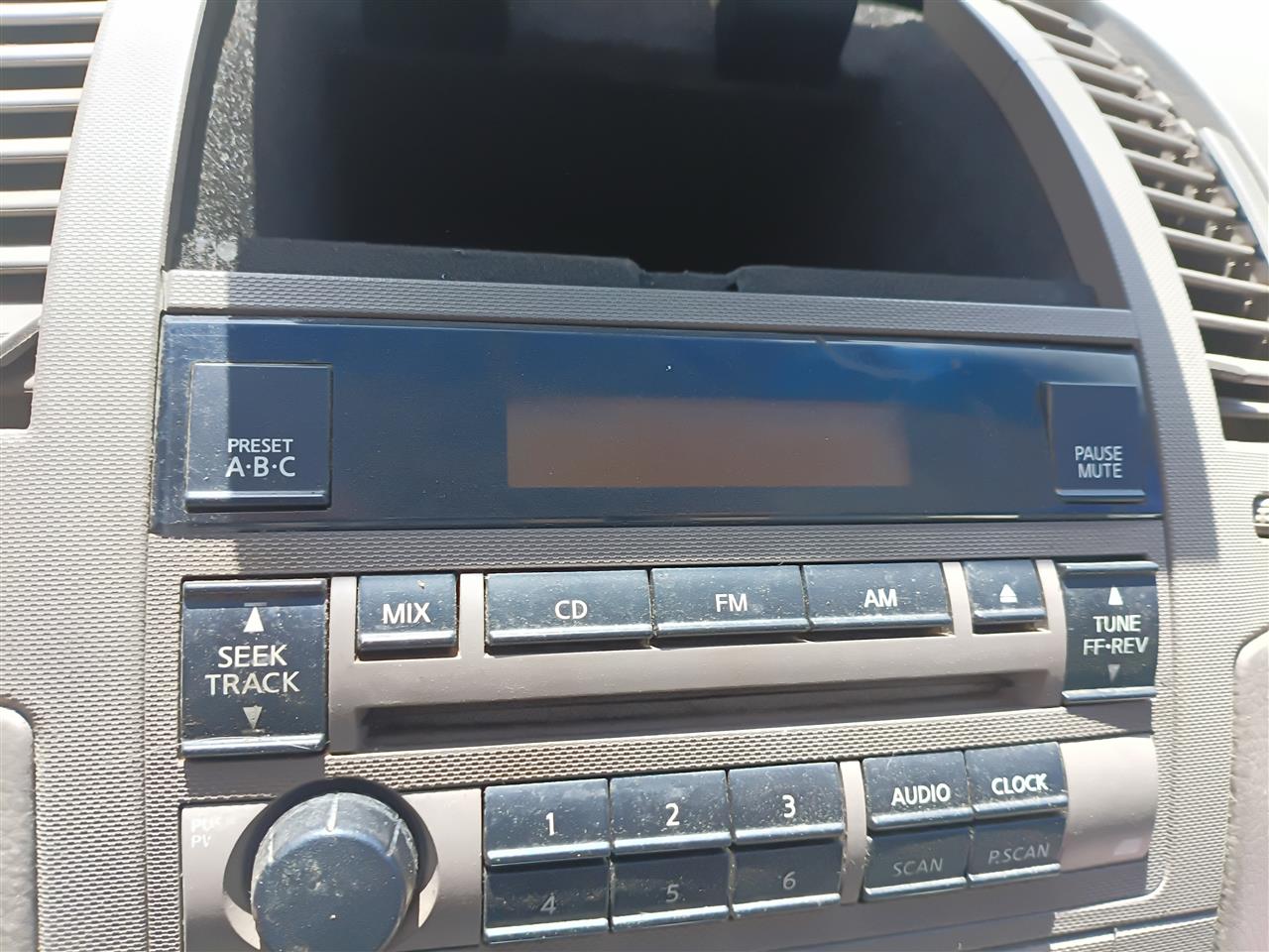 2005 2006 Nissan Altima Radio Stereo Audio Head Unit receiver AM FM single CD
