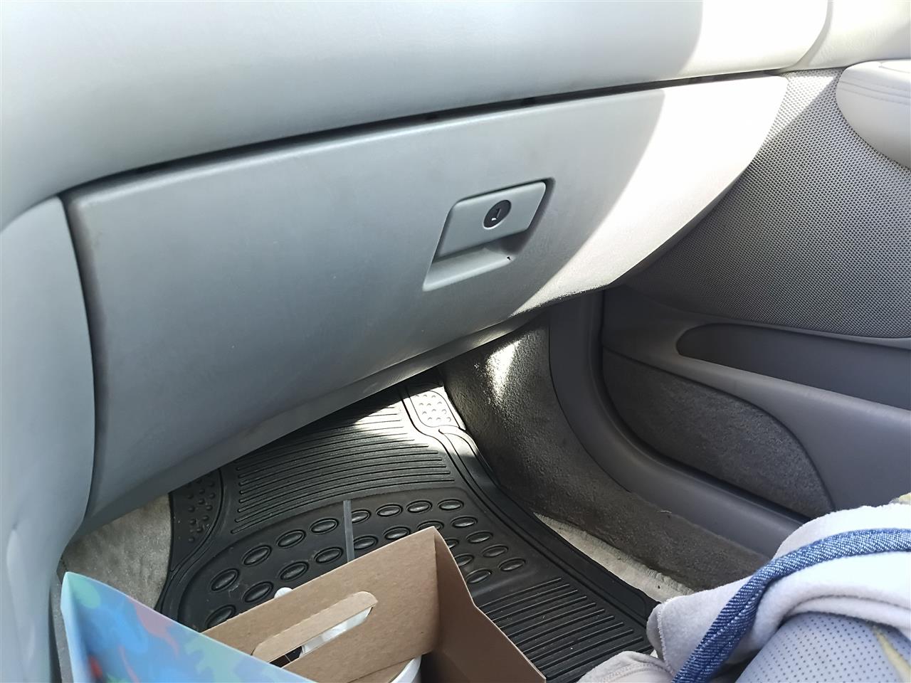 2006 Lexus ES330 Glove Box Compartment