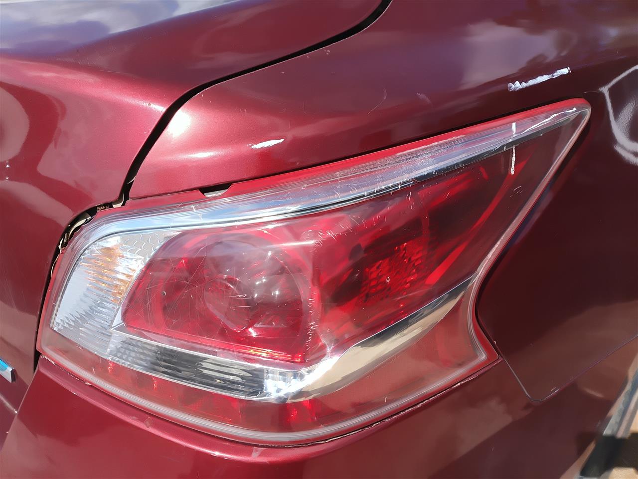 2013 Nissan Altima Passenger Side Right Tail Light Lamp Assembly quarter panel mounted Sdn without LED R