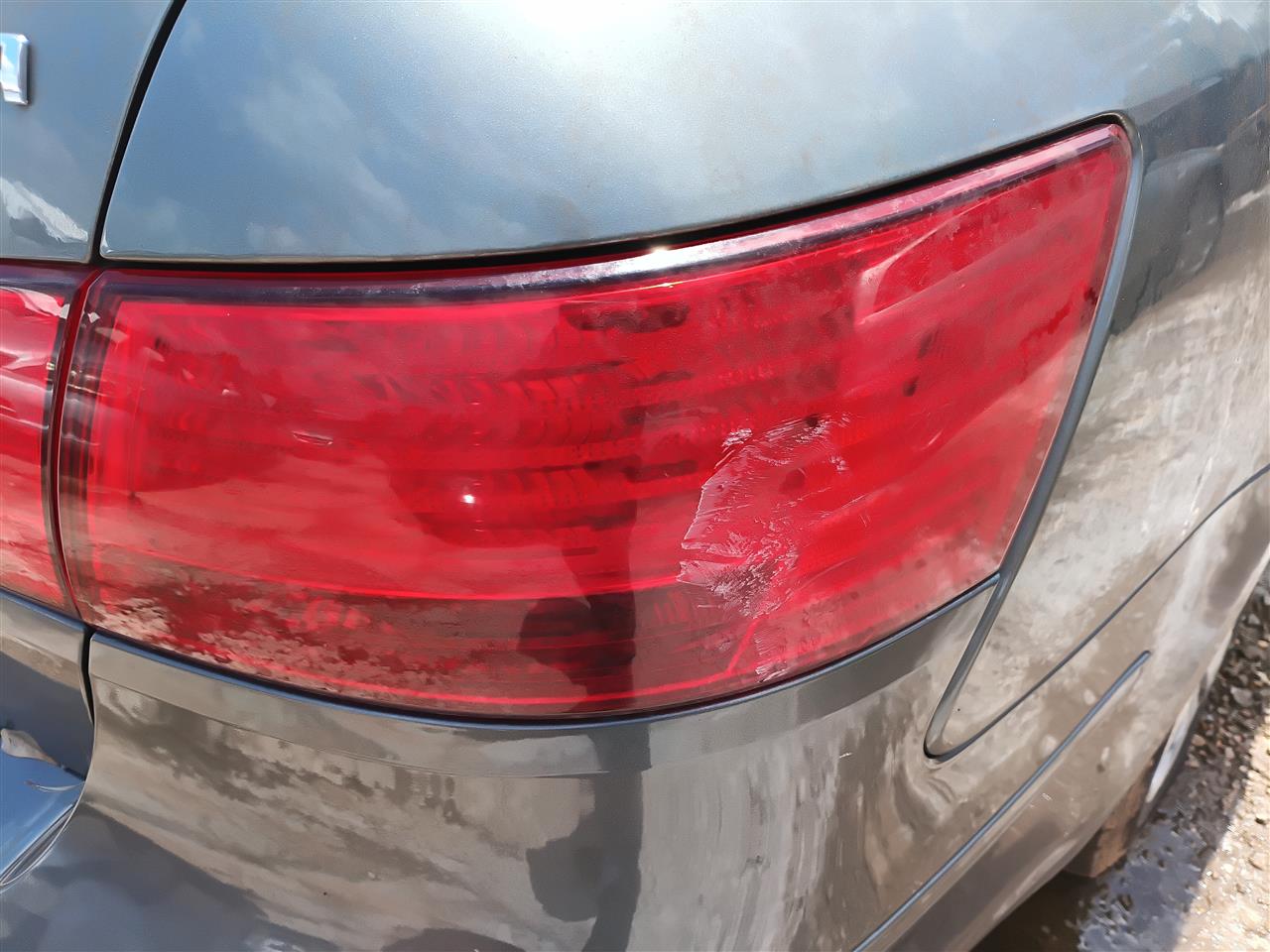 2009 2010 Hyundai Sonata Passenger Side Right Tail Light Lamp Assembly quarter panel mounted R