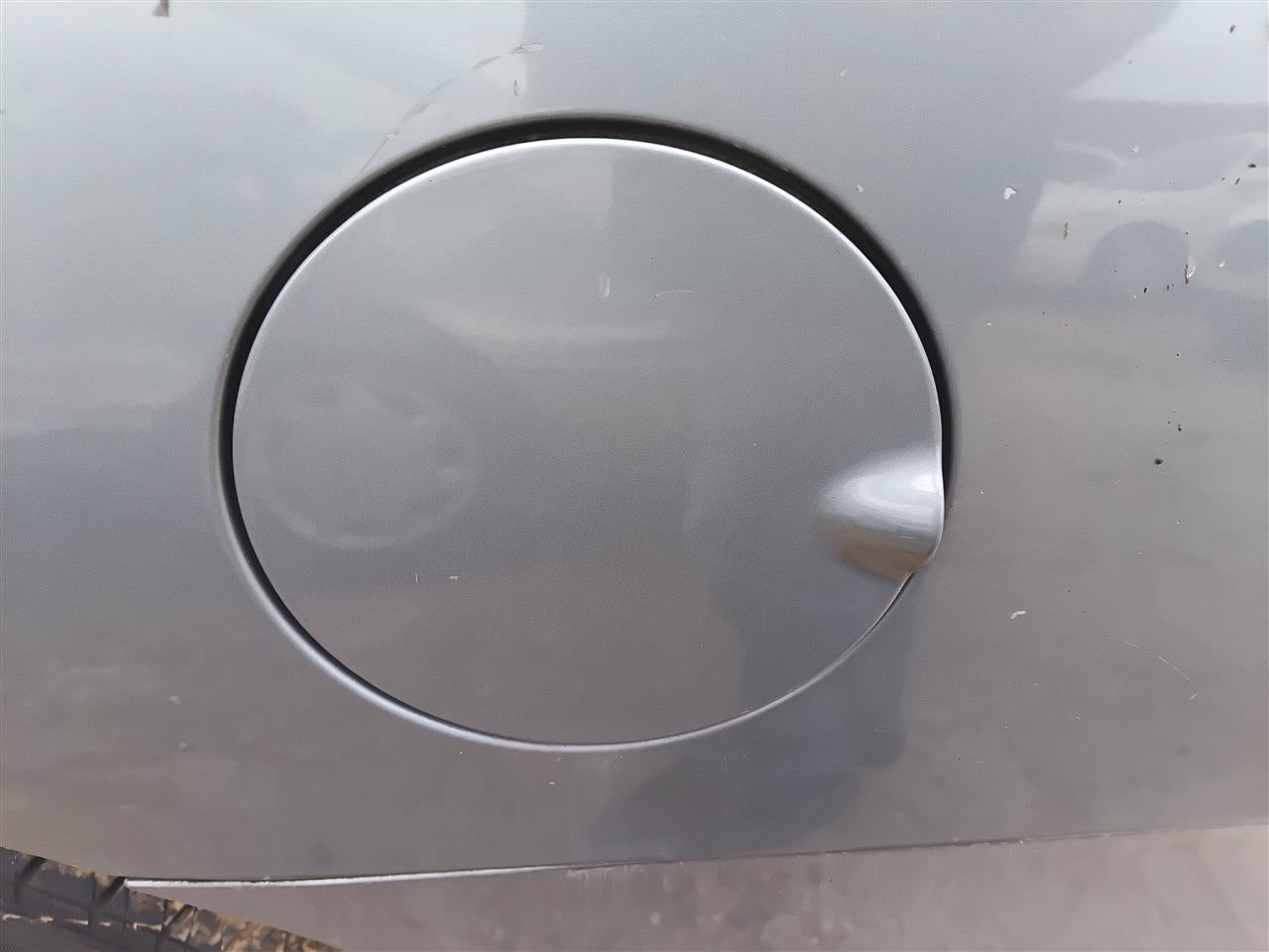 2007 Chevrolet Fuel Filler Gas Door Lid