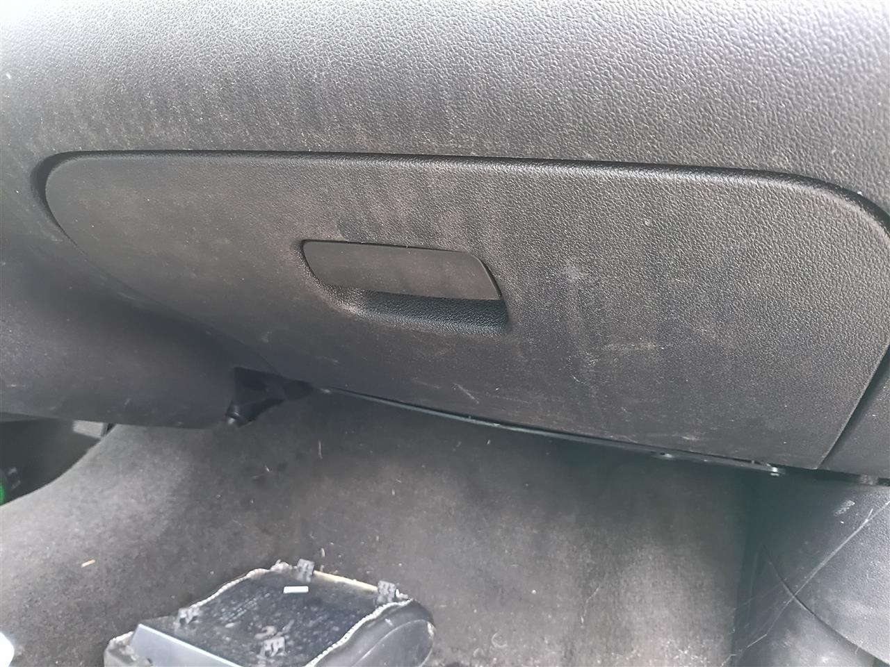 2007 Chevrolet Glove Box Compartment