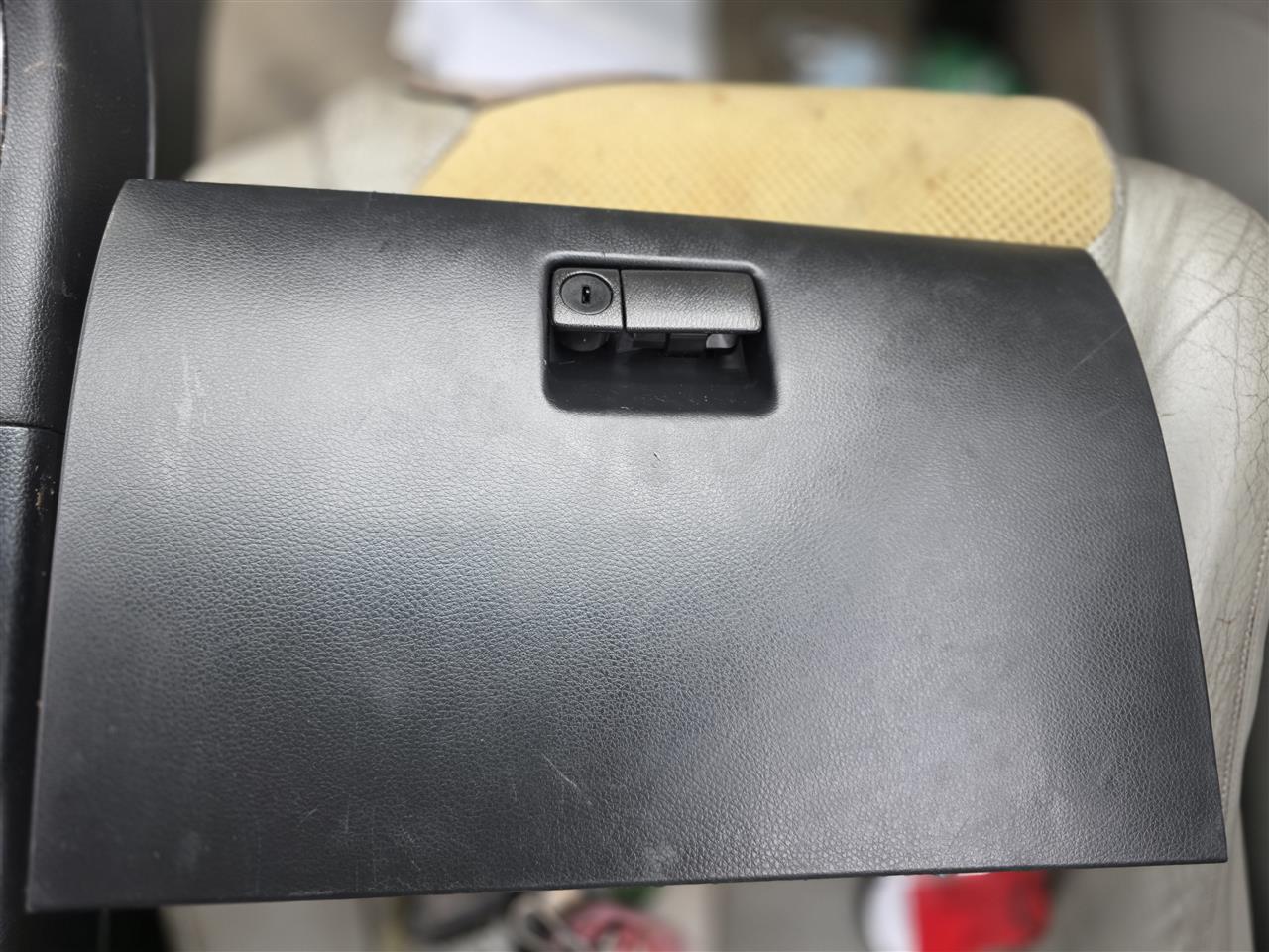 2005 Infiniti G35 Glove Box Compartment