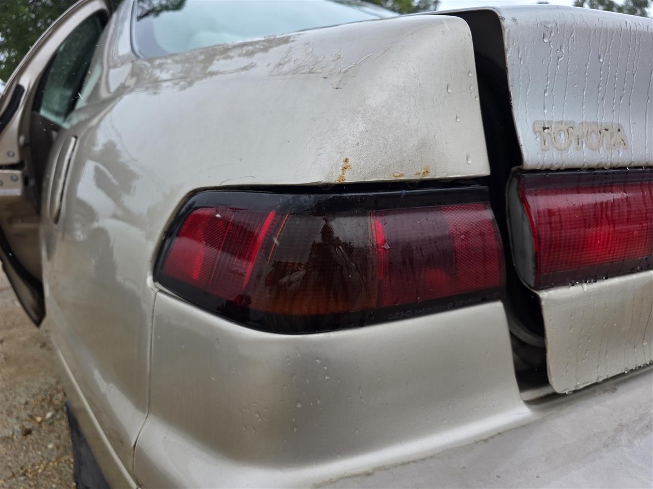 1997 1998 1999 Toyota Camry Driver Side Left Tail Light Lamp Assembly quarter panel mounted