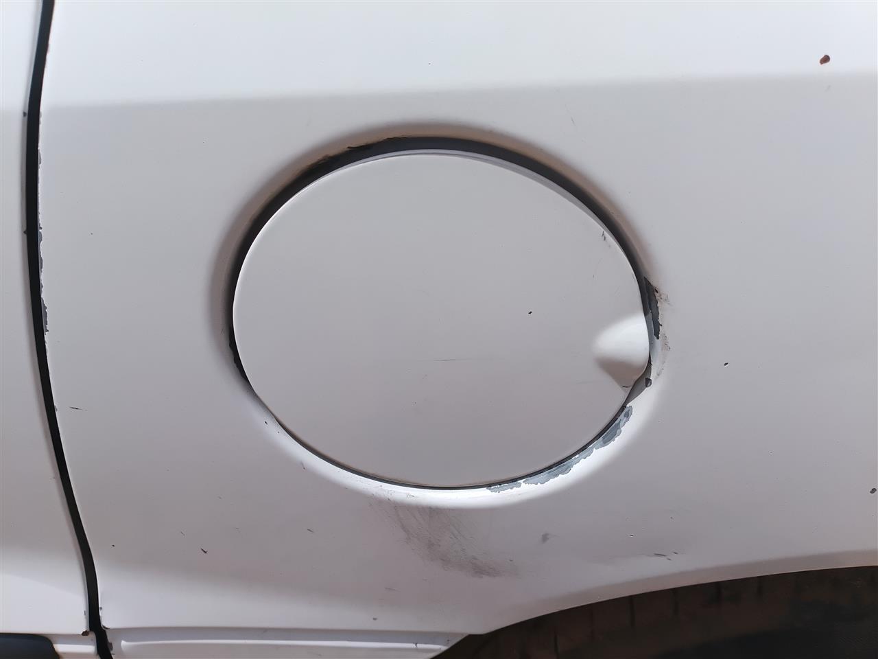 2005 Ford Freestar Fuel Filler Gas Door Lid