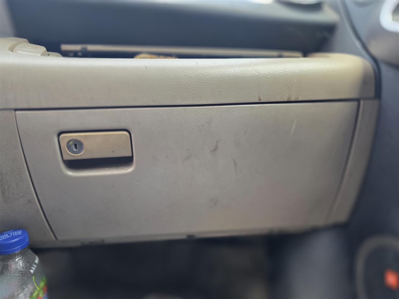2007 Toyota Glove Box Compartment