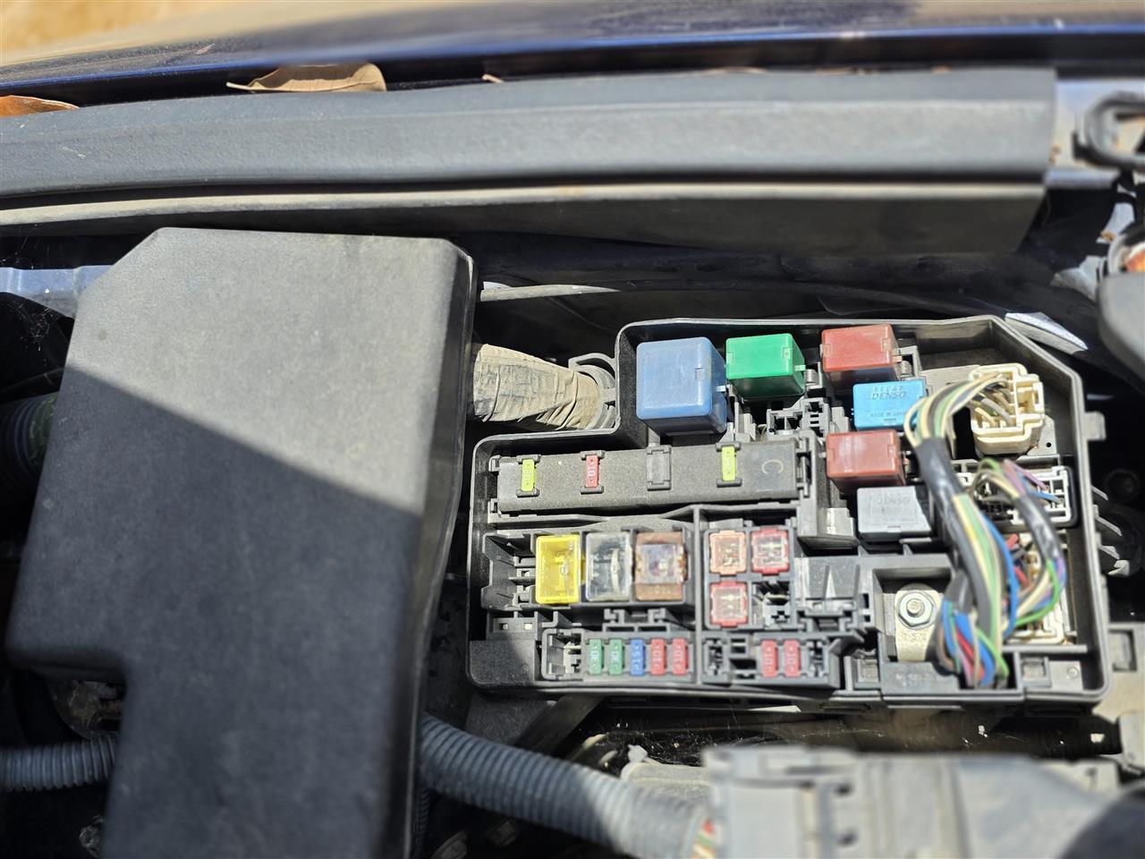 2006 thru 2012 Toyota RAV4 Passenger Side Right Engine Bay Fuse Box Relay Panel 3.5L 2GRFE 6 cylinder R
