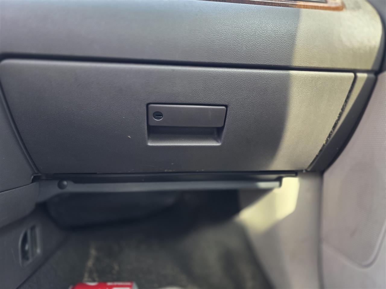 2008 Ford Taurus Glove Box Compartment