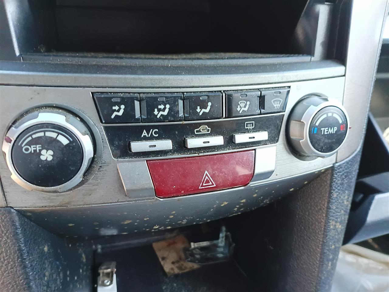 2010 thru 2014 Subaru Legacy AC Heater Temperature Climate Control Unit manual 2 outer knobs