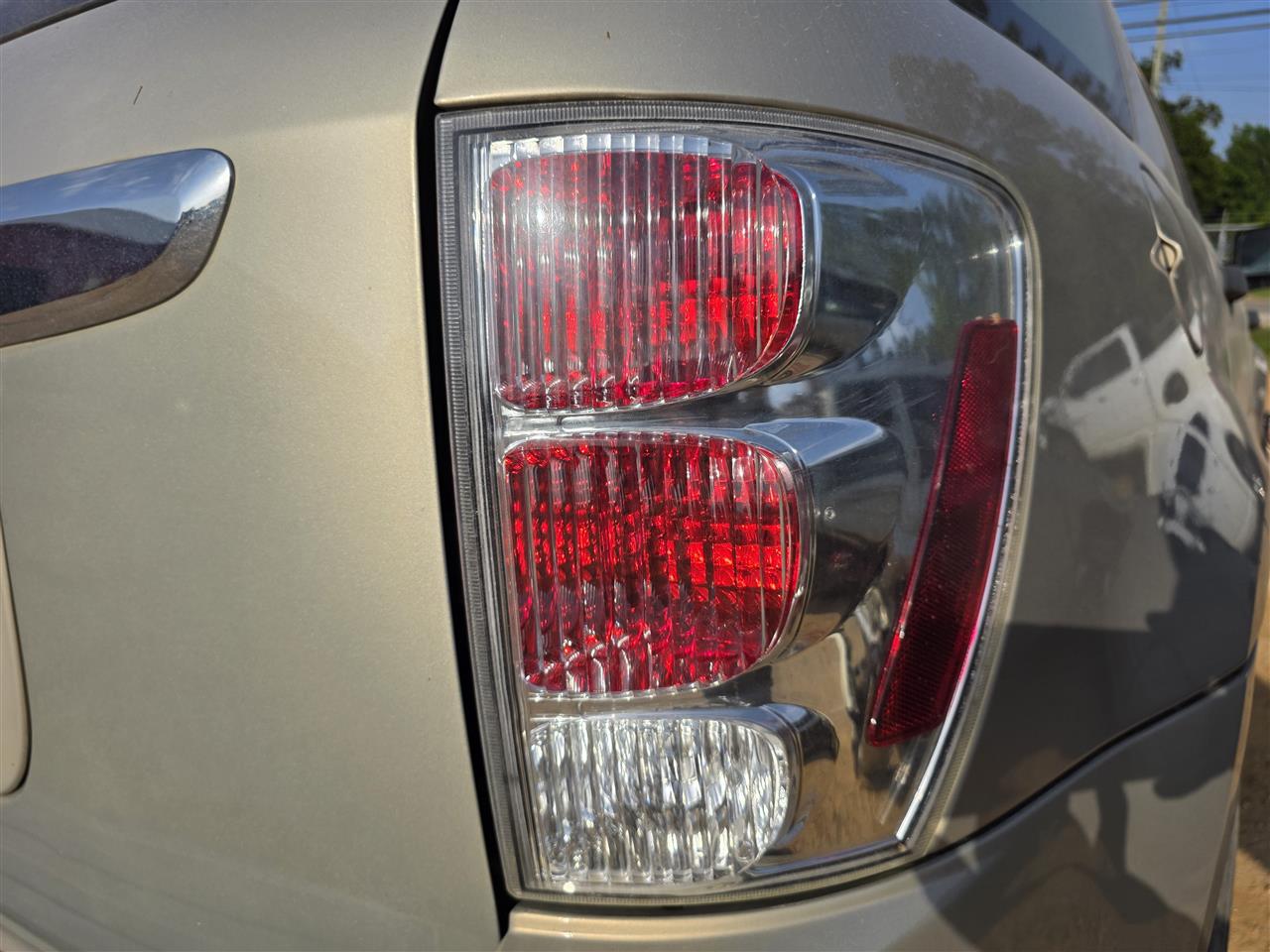 2005 thru 2009 Chevrolet Equinox Passenger Side Right Tail Light Lamp Assembly R
