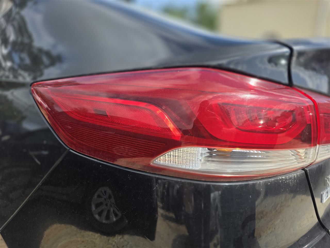 2006 2007 2008 2009 Hyundai Azera Driver Side Left Tail Light Lamp Assembly quarter panel mounted L