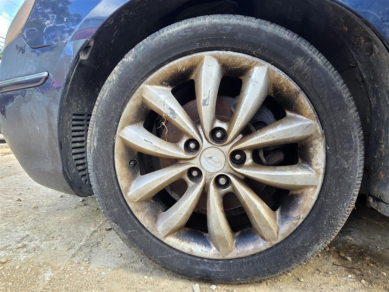 2006 thru 2010 Hyundai Azera Wheel Rim 17x7 alloy 10 spoke