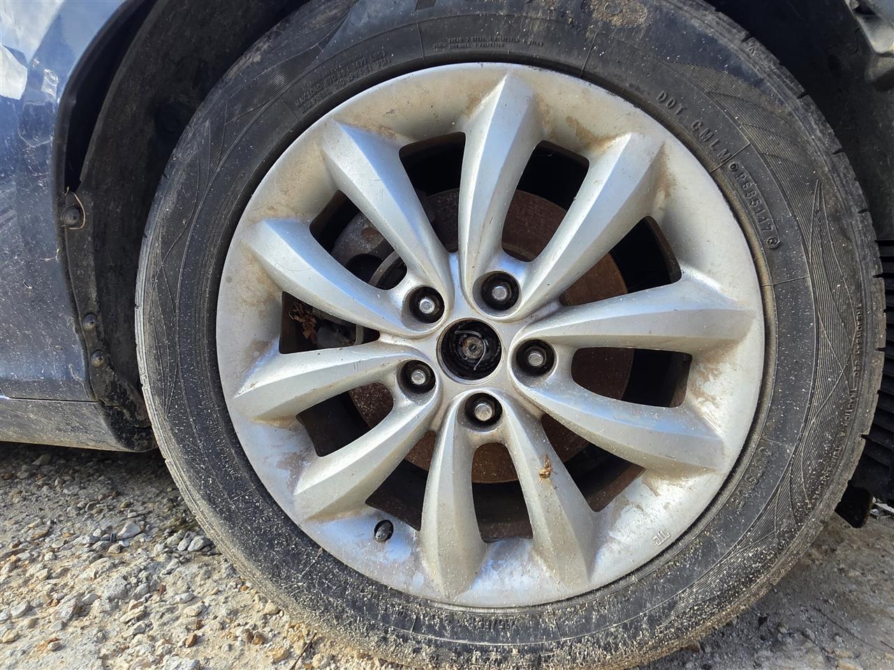 2006 thru 2010 Hyundai Azera Wheel Rim 17x7 alloy 10 spoke