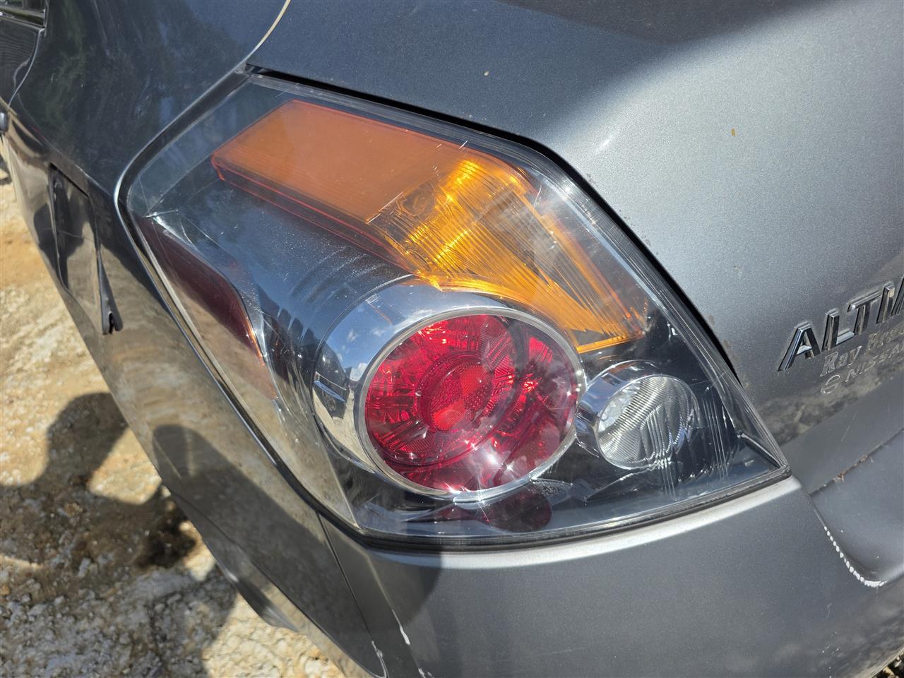 2007 2008 2009 Nissan Altima Driver Side Left Tail Light Lamp Assembly quarter panel mounted Sdn L