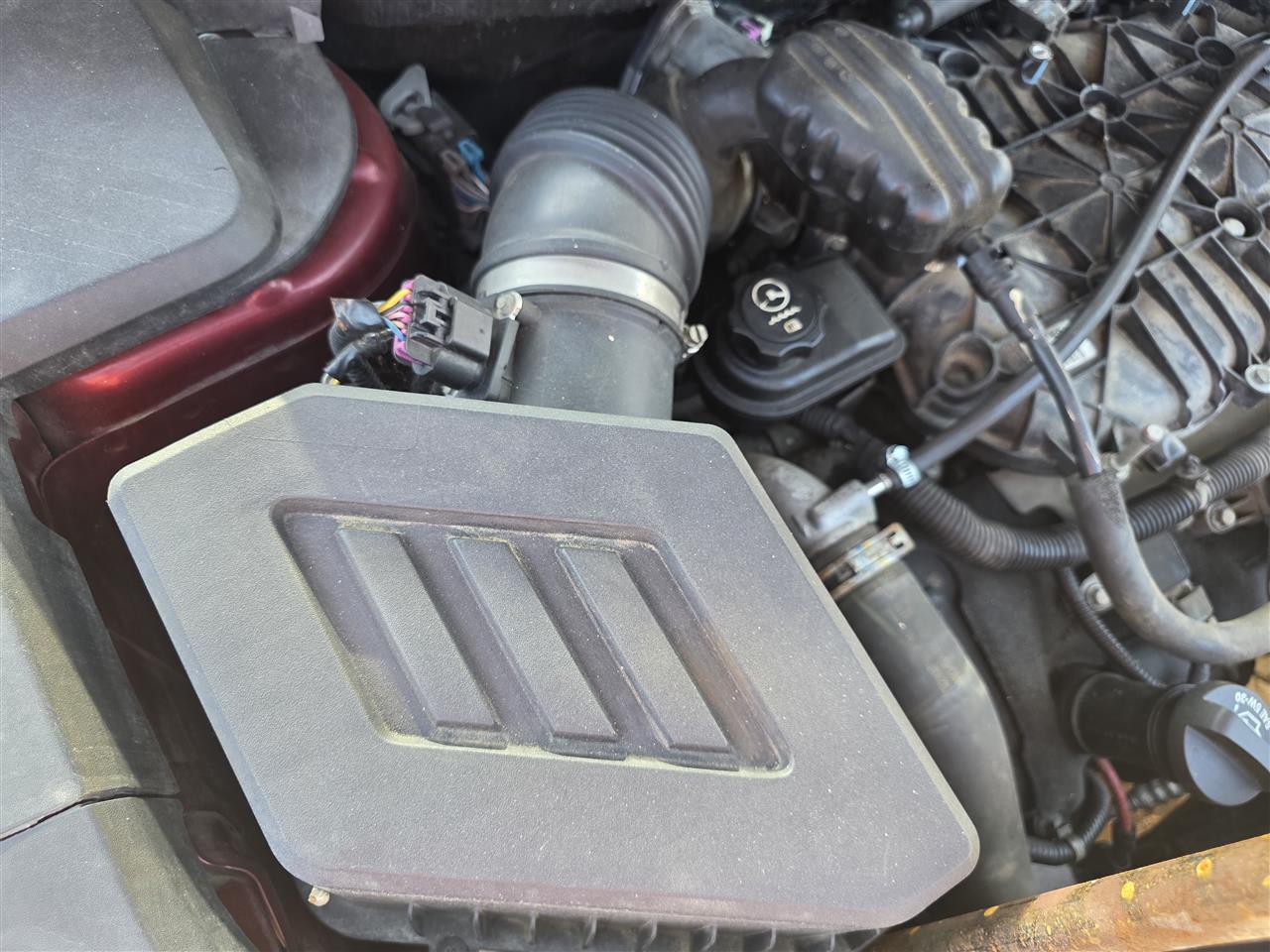 2010 2011 Chevrolet Equinox, GMC Terrain Air Cleaner Intake Filter Box 3.0L