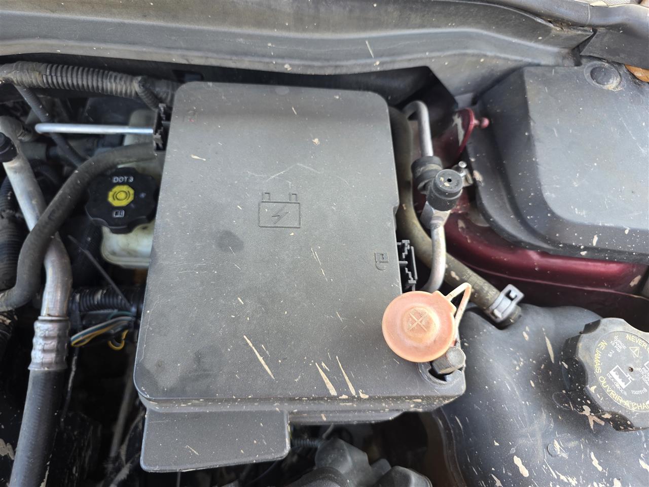 2010 Chevrolet Equinox, GMC Terrain Engine Bay Fuse Box Relay Panel 3.0L