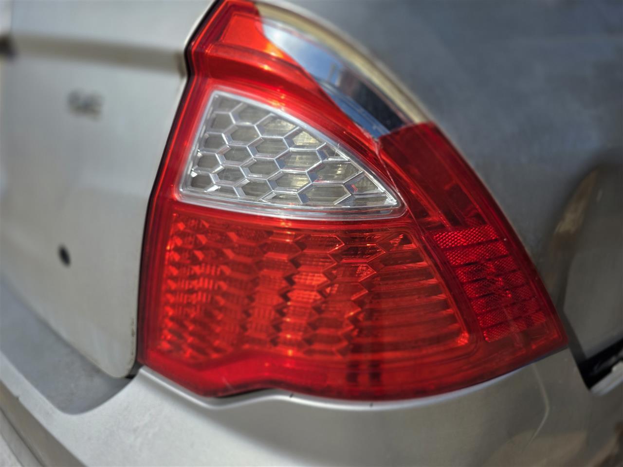 2010 2011 2012 Ford Fusion Passenger Side Right Tail Light Lamp Assembly R