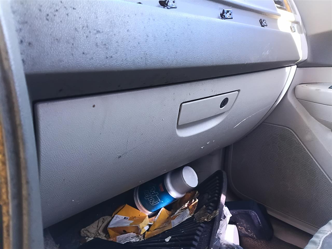 2008 Chrysler 300 Glove Box Compartment