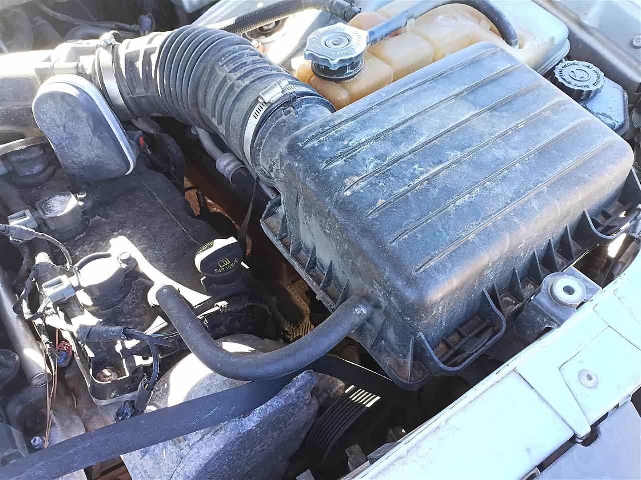2005 thru 2010 Chrysler 300, Dodge Charger, Dodge Magnum, Dodge Challenger Air Cleaner Intake Filter Box