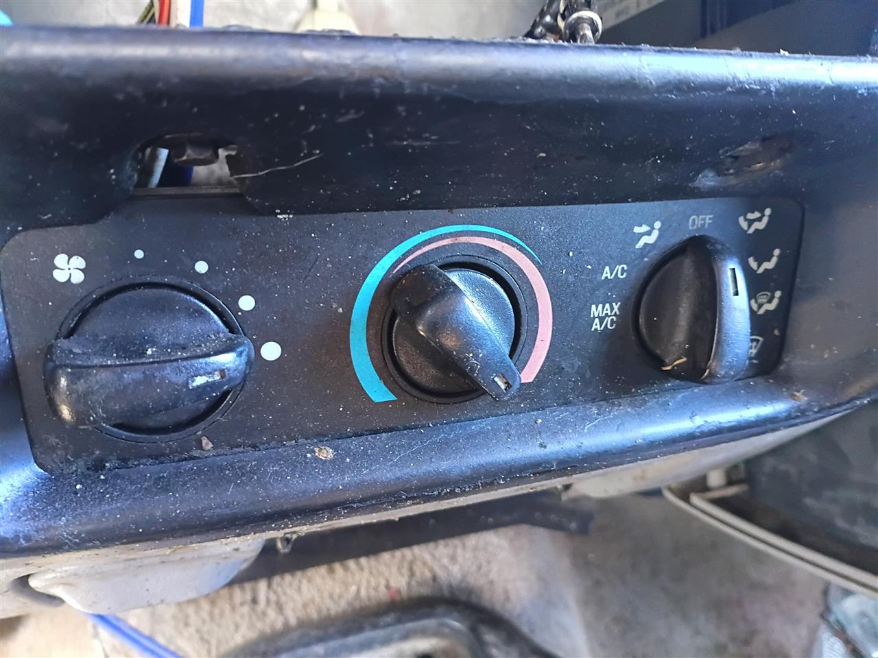 1995 1996 1997 Ford Explorer, Ford Ranger, Mazda B2300, Mazda B3000 and 2 more AC Heater Temperature Climate Control Unit