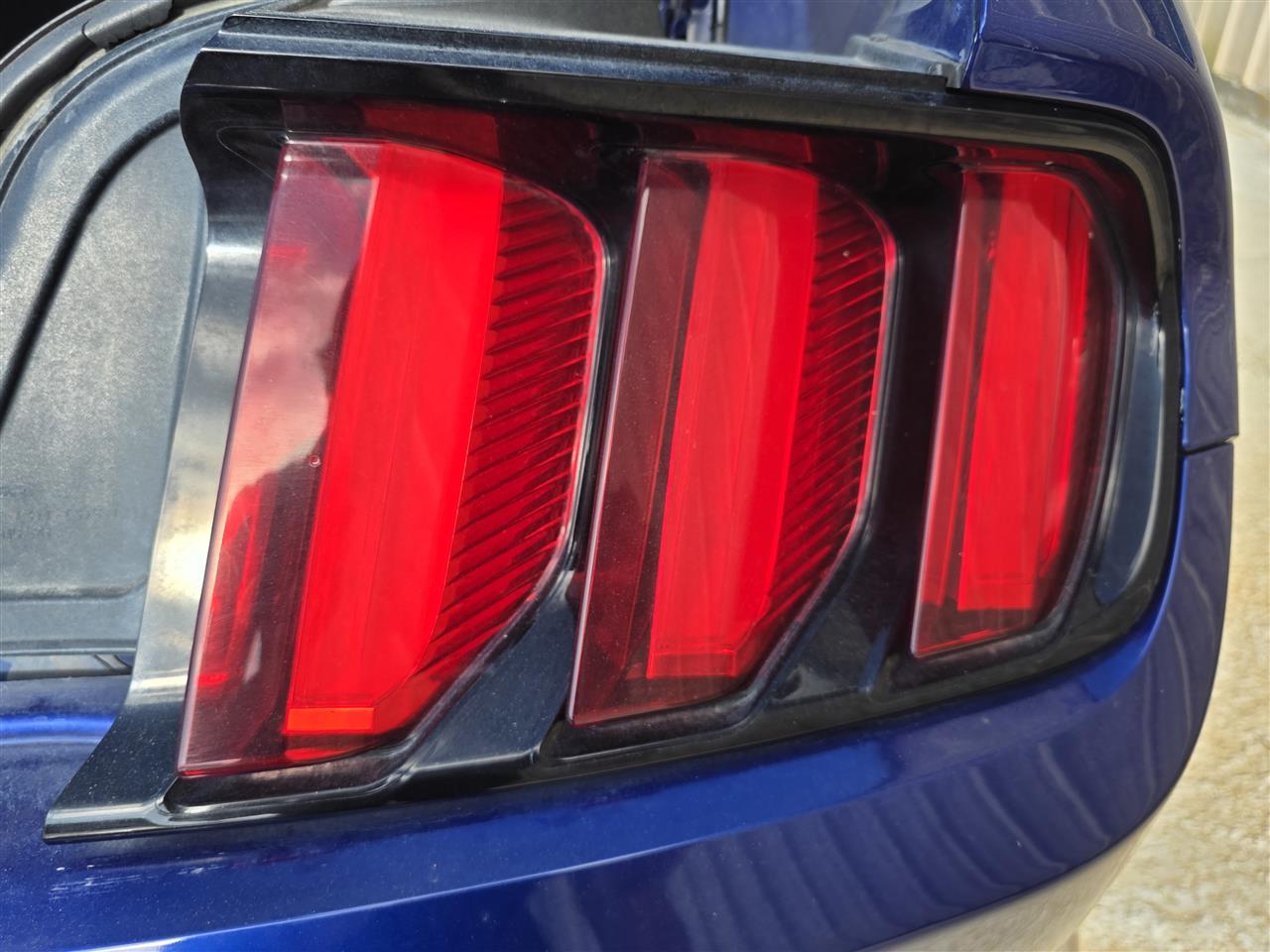 2015 thru 2020 Ford Mustang Passenger Side Right Tail Light Lamp Assembly R