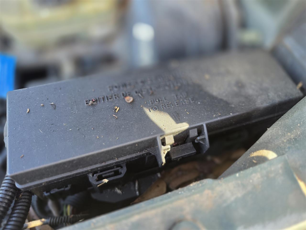 1999 Ford Ranger Engine Bay Fuse Box Relay Panel