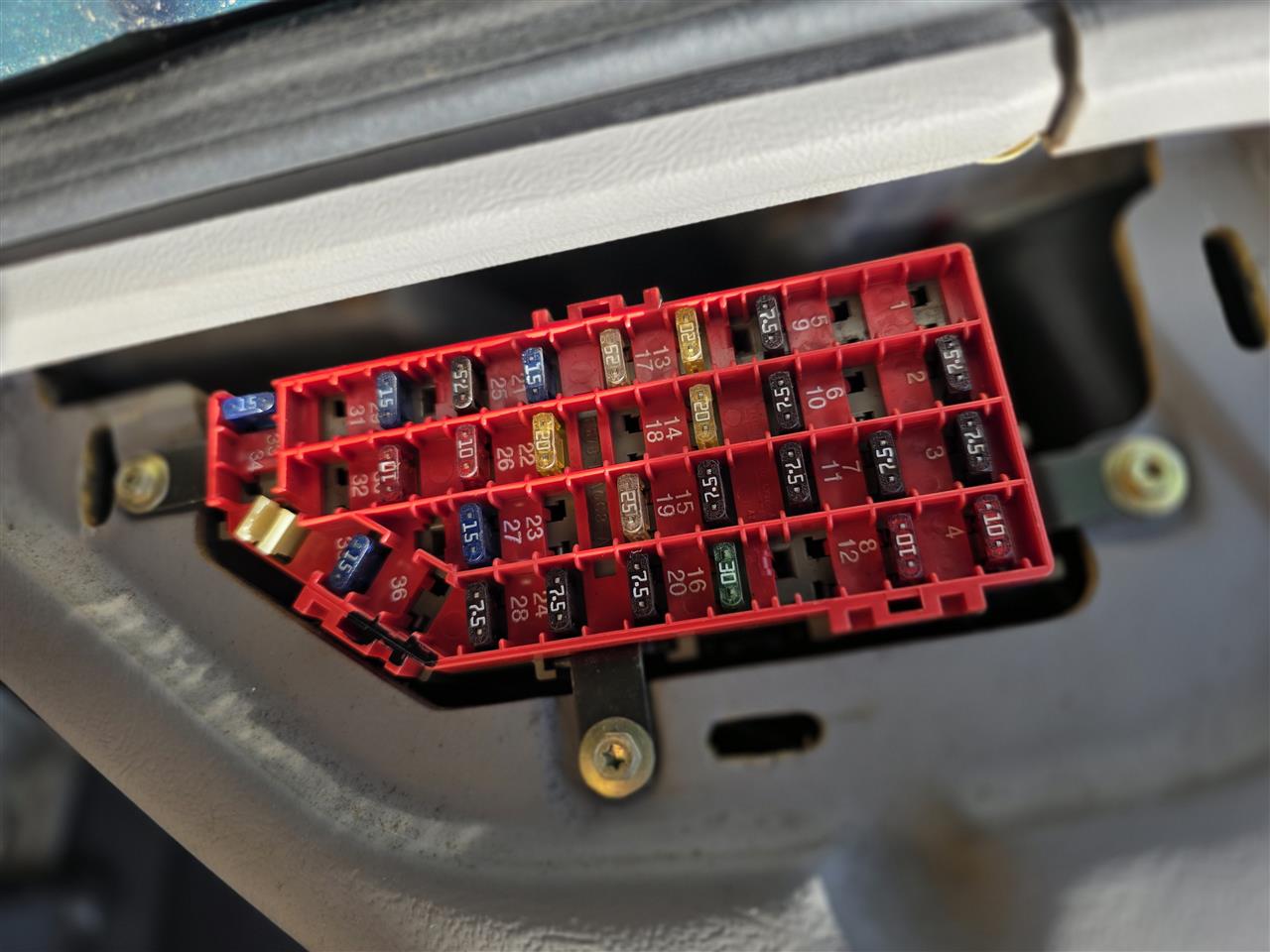 1999 Ford Ranger Cabin Interior Fuse Box Relay Panel