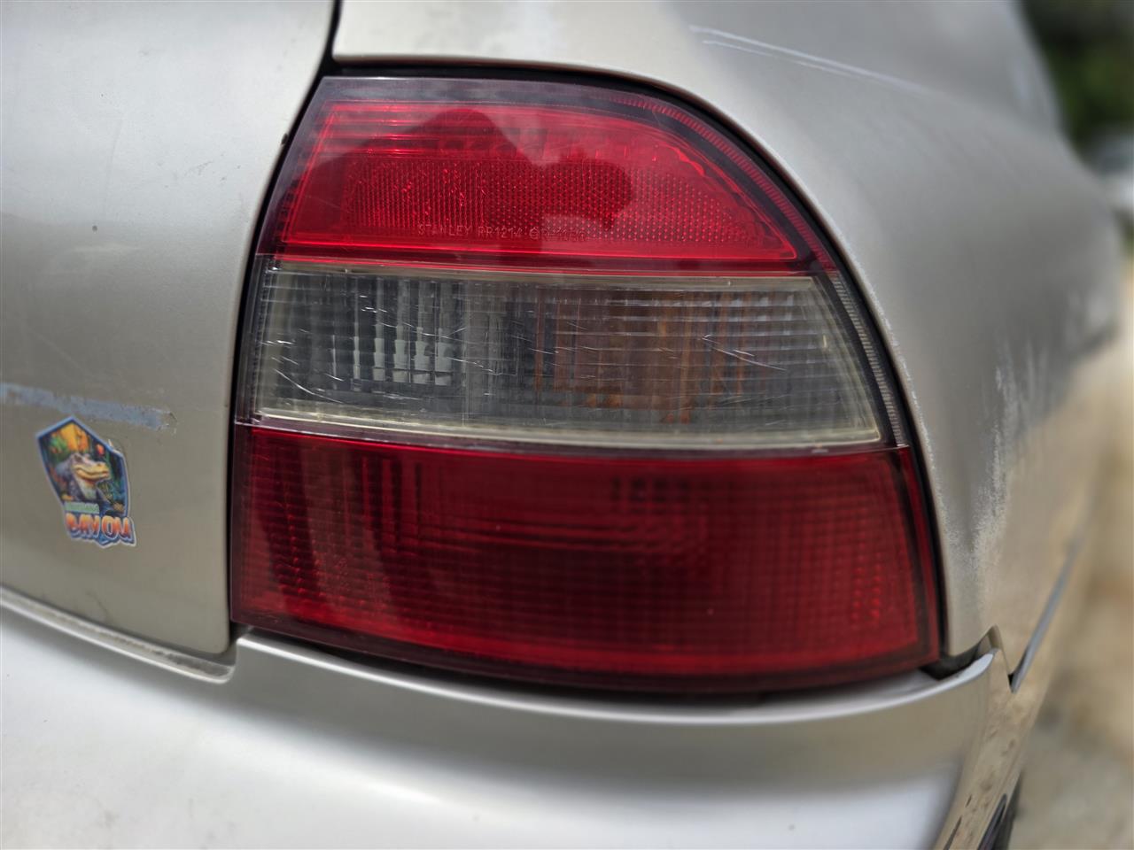 1994 1995 Honda Accord Passenger Side Right Tail Light Lamp Assembly