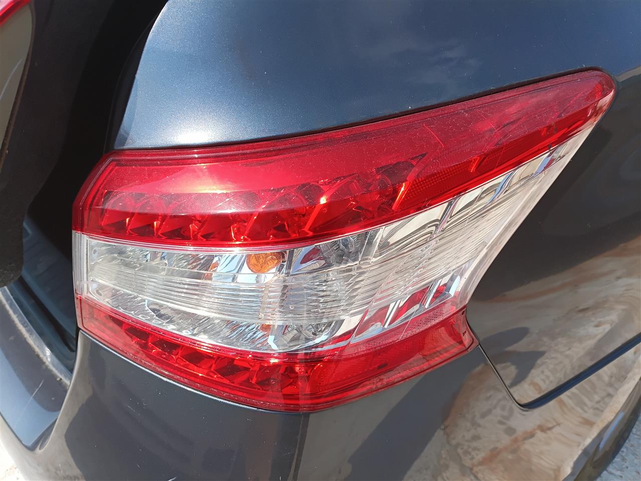 2013 2014 2015 Nissan Sentra Passenger Side Right Tail Light Lamp Assembly quarter panel mounted R