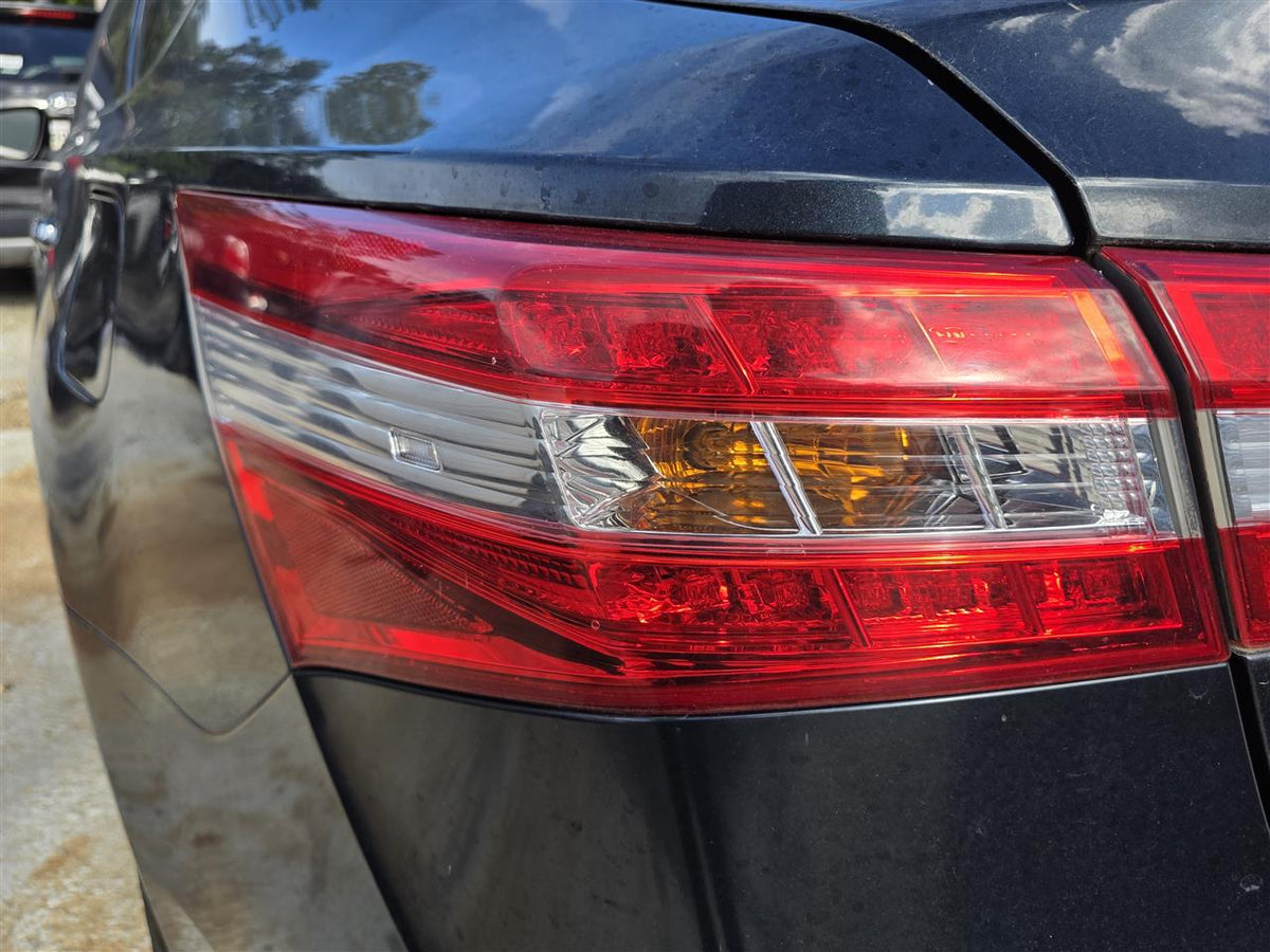 Used OEM Driver Side Left Tail Light Lamp Assembly from 2015 Toyota Avalon
