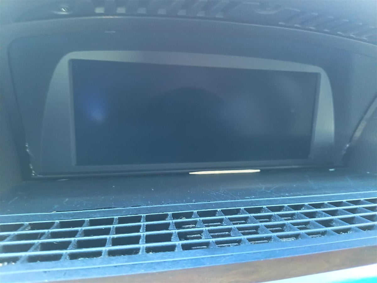 Used OEM Info-GPS-TV Screen from 2006 BMW 750I