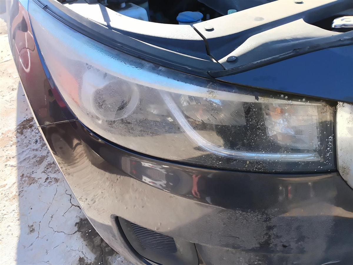 Used OEM Passenger Side Right Headlight Headlamp Assembly from 2016 Kia Sedona