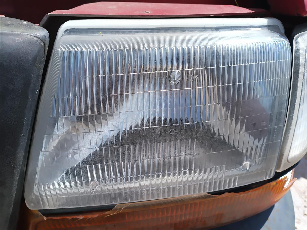 Used OEM Driver Side Left Headlight Headlamp Assembly from 2000 Ford Ranger