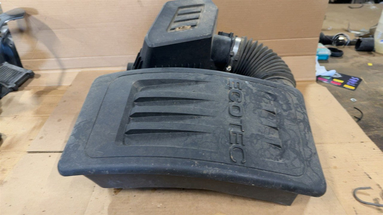 2012 thru 2017 Chevrolet Equinox, GMC Terrain Air Cleaner Intake Filter Box 2.4L
