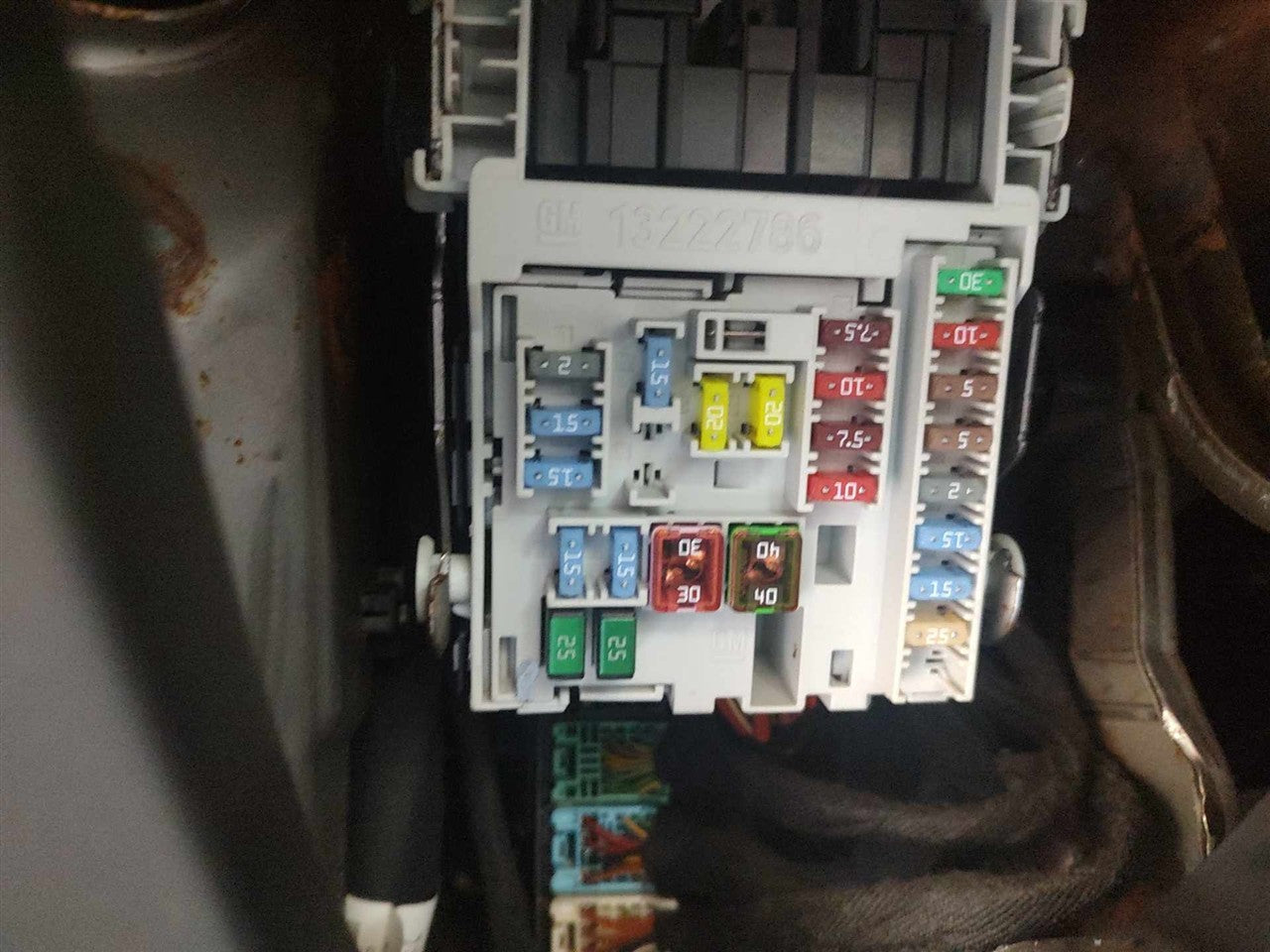 2015 Chevrolet Malibu Cabin Interior Fuse Box Relay Panel