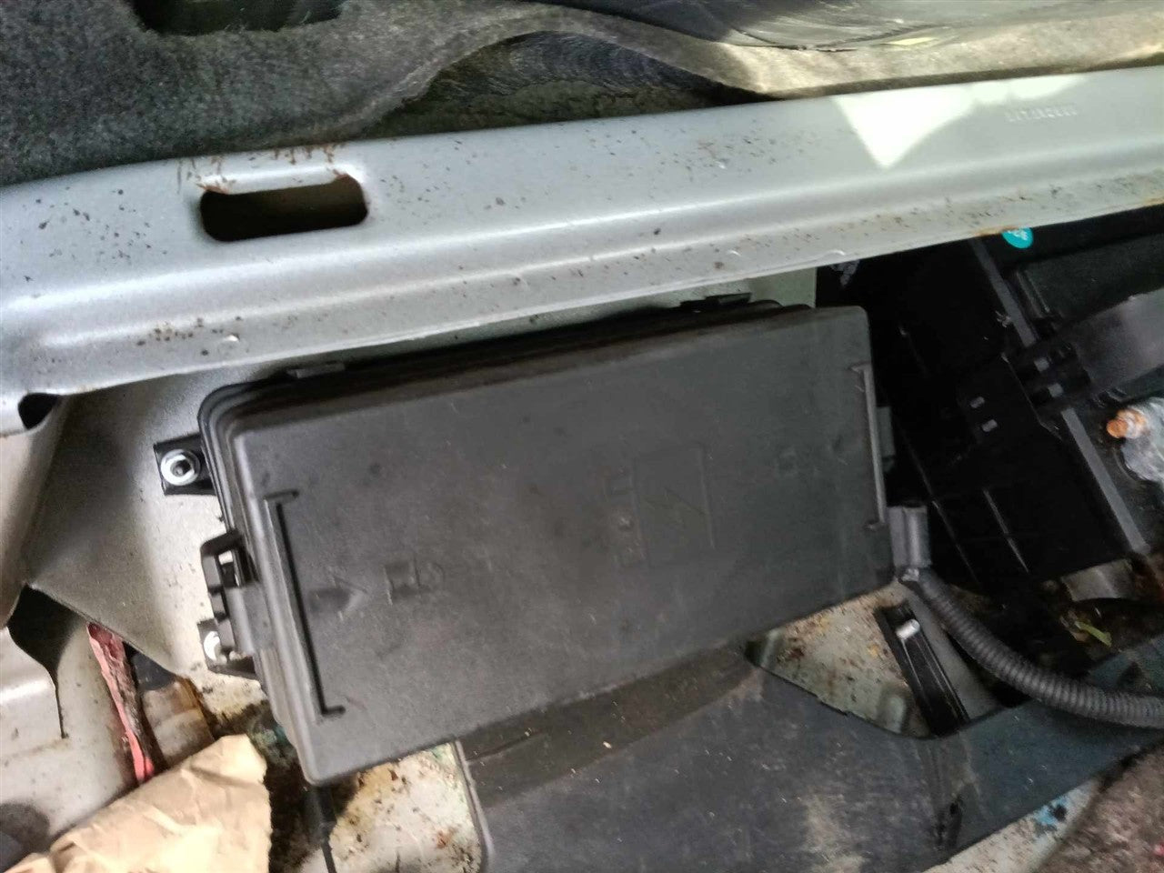 2002 Pontiac Bonneville Cabin Interior Fuse Box Relay Panel