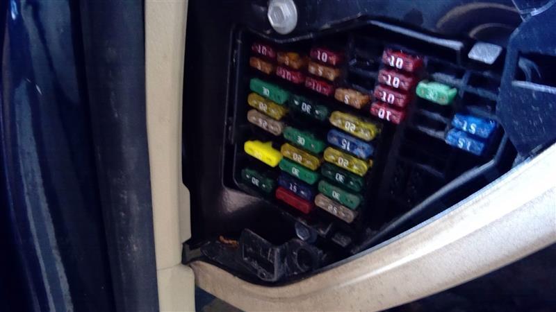 2008 Audi A4 Cabin Interior Fuse Box Relay Panel
