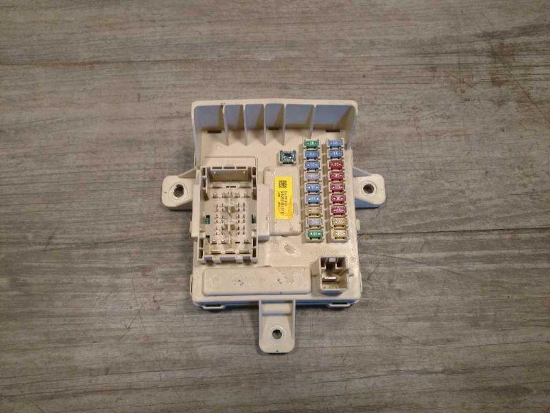 2015 Hyundai Genesis Cabin Interior Fuse Box Relay Panel