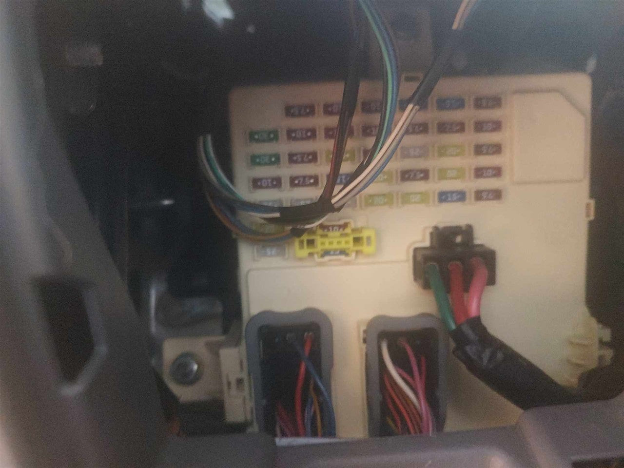 2012 Hyundai Sonata Cabin Interior Fuse Box Relay Panel