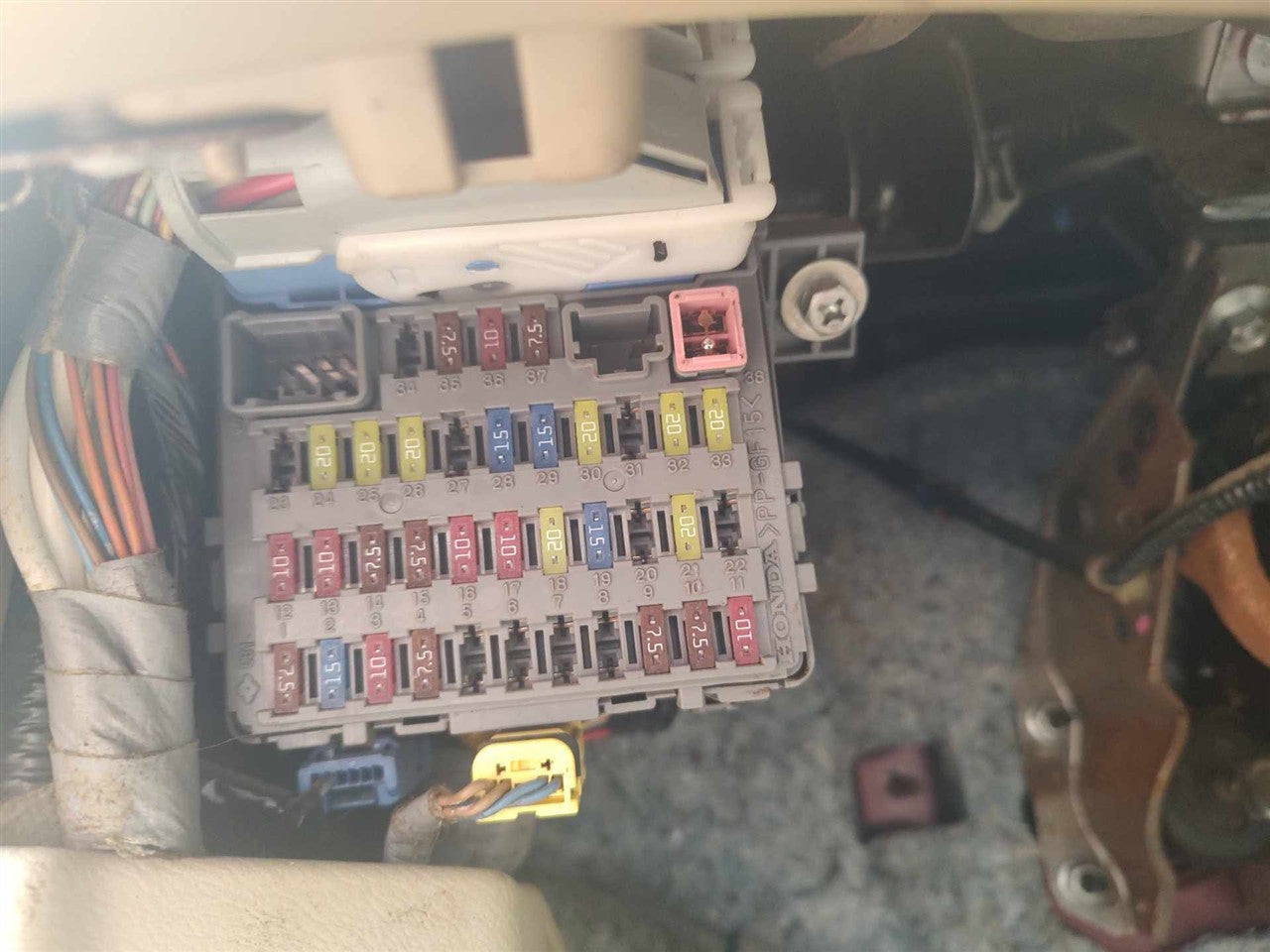 2007 Honda Cabin Interior Fuse Box Relay Panel
