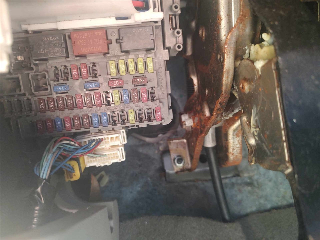 2014 Honda CR V Cabin Interior Fuse Box Relay Panel