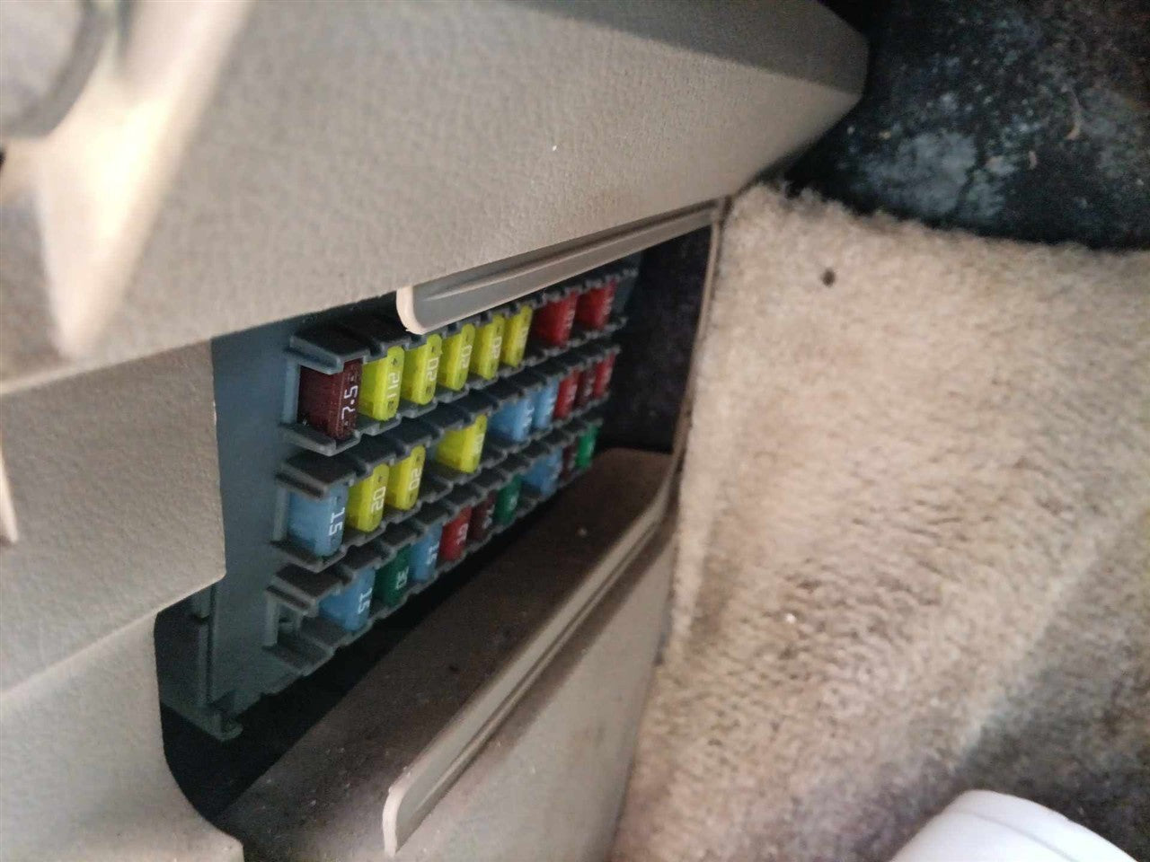 2006 Honda Cabin Interior Fuse Box Relay Panel