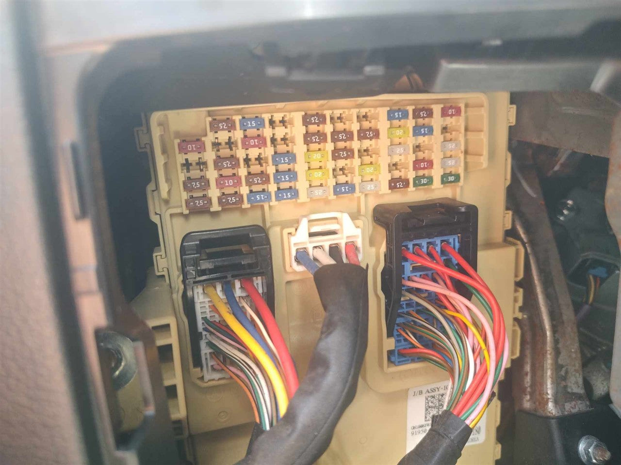 2021 KIA Telluride Cabin Interior Fuse Box Relay Panel