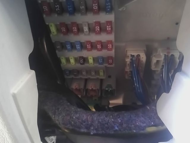 2004 Lexus ES330 Cabin Interior Fuse Box Relay Panel